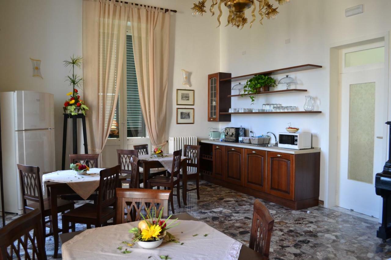 Le Signorine B&B Лечче Экстерьер фото
