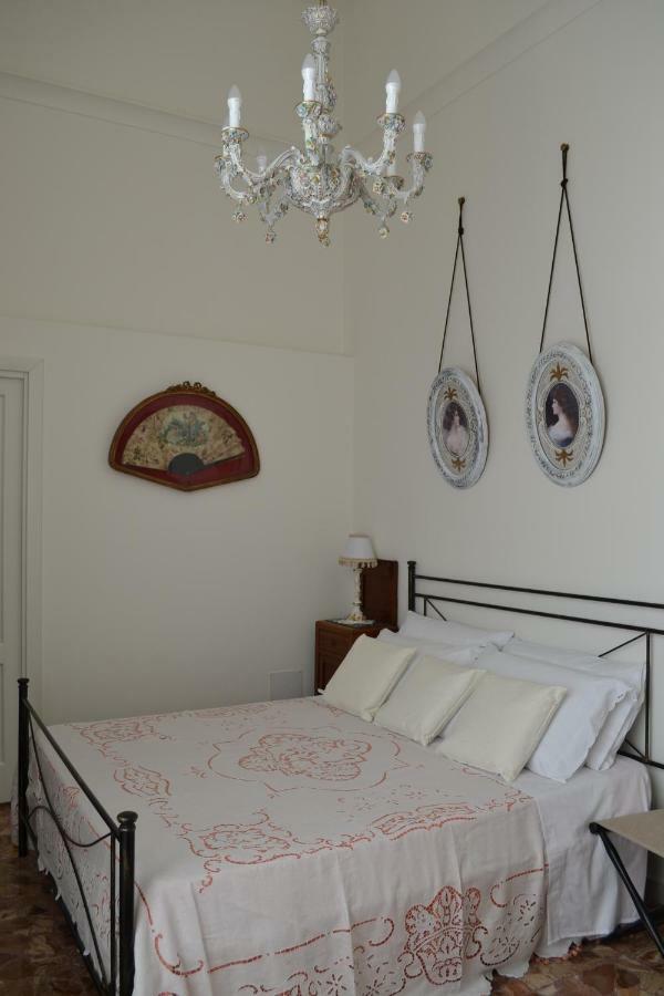 Le Signorine B&B Лечче Экстерьер фото